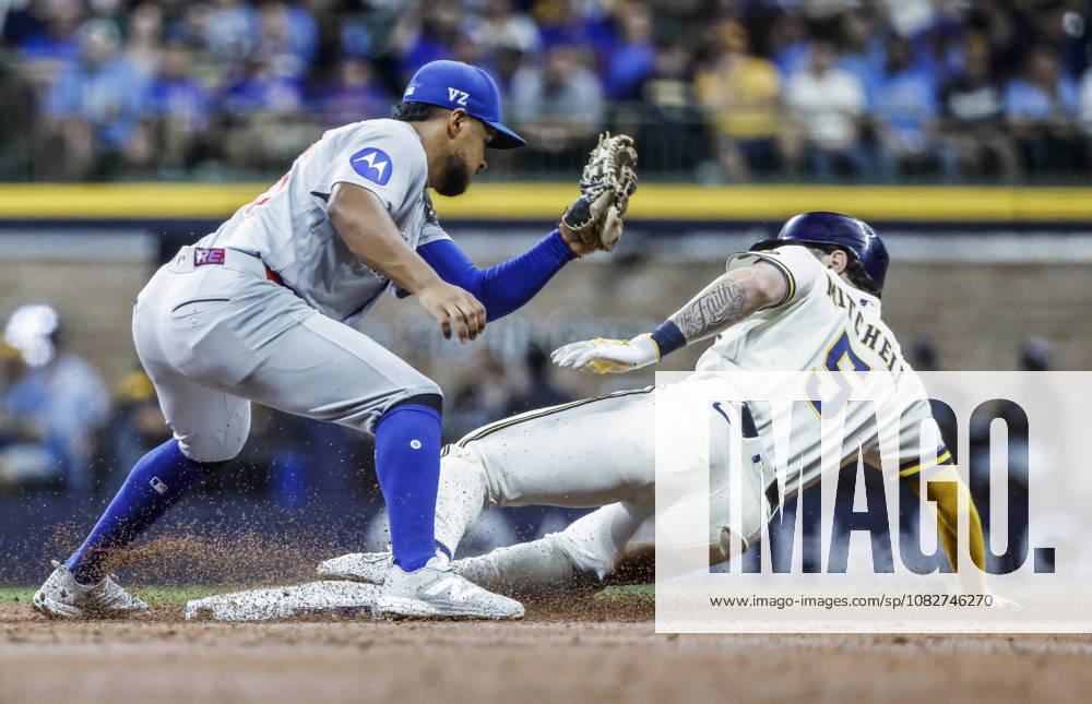 Milwaukee Brewers center fielder Garrett Mitchell steals second base on Chicago Cubs second baseman Pedro Ramirez in the third inning of the MLB, Baseball Herren, USA game between the Chicago Cubs and the Milwaukee Brewers at American Family Field in Milwaukee, Wisconsin on Wednesday, September 9, 2026. MIL20260909817 TANNENxMAURY