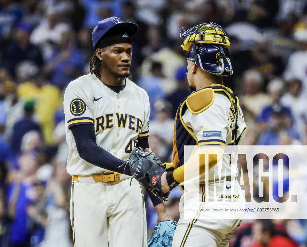 Milwaukee Brewers relief pitcher Abner Uribe celebrates with Milwaukee Brewers catcher William Contreras after the final out in the ninth inning of the MLB, Baseball Herren, USA game between the Chicago Cubs and the Milwaukee Brewers at American Family Field in Milwaukee, Wisconsin on Wednesday, September 9, 2026. The Brewers defeated the Cubs 8-6 to sweep the three game series. 38MIL20260909838 TANNENxMAURY