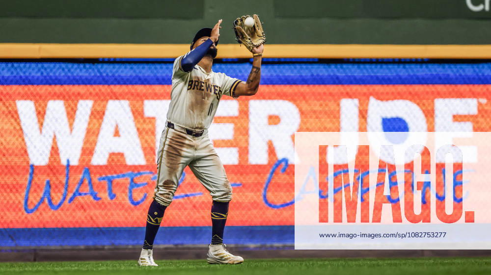 Milwaukee Brewers left fielder Jackson Chourio catches a fly ball hit by Chicago Cubs second baseman Pedro Ramirez in the eighth inning of the MLB, Baseball Herren, USA game between the Chicago Cubs and the Milwaukee Brewers at American Family Field in Milwaukee, Wisconsin on Wednesday, September 9, 2026. The Brewers defeated the Cubs 8-6 to sweep the three game series. MIL20260909833 TANNENxMAURY