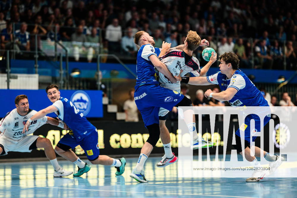 Mathias Rohde Larson (SG BBM Bietigheim, 44) faces tough defense from Dominik Solak (ThSV Eisenach, 30) and Tillman Leu (ThSV Eisenach, 99 GER), ThSV Eisenach vs. SG BBM Bietigheim, 1st Opel Handball Bundesliga, Handball, Matchday 4, 2026–2027 season, 7:00 p.m., September 10, 2026 (GER), ThSV Eisenach vs. SG BBM Bietigheim, Opel Handball Bundesliga, Handball, Matchday 4, 2026–2027 season, 7:00 p.m., September 10, 2026, Eisenach