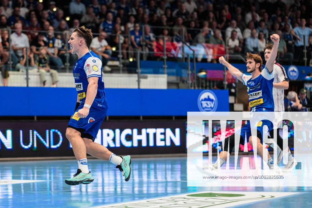 Felix Aellen (ThSV Eisenach), 22, and Stephan Seitz (ThSV Eisenach), 44, celebrate a goal. GER, ThSV Eisenach vs. SG BBM Bietigheim, 1st Opel Handball Bundesliga, Handball, Matchday 4, 2026–2027 season, 7:00 p.m., September 10, 2026 GER, ThSV Eisenach vs. SG BBM Bietigheim, 1st Opel Handball Bundesliga, Handball, Matchday 4, 2026–2027 season, 7:00 p.m., September 10, 2026, Eisenach