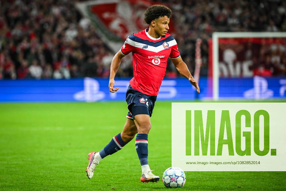 Villeneuve-D ascq, France, France: Tiago SANTOS of Lille during the UEFA Champions League, League Phase MD1 match between Lille OSC (LOSC) and Real Betis Balompie at Pierre Mauroy Stadium on October 23, 2025 in Villeneuve-d Ascq near Lille, France. Villeneuve-D ascq France - ZUMAm308 20260908_zsp_m308_064