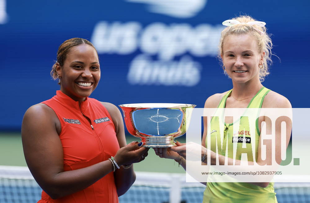 US Open tennis tournament - Day 13 Taylor Townsend of United States (R) and Katerina Siniakova of Czech Republic pose with their winner’s trophy after winning against Ashlyn Krueger of United States and Robin Montgomery of United States during the Women s Doubles Final match at Arthur Ashe Stadium in the USTA Billie Jean King National Tennis Center in Flushing Meadows, New York, USA, 11 September 2026. FLUSHING MEADOWS NEW YORK United States