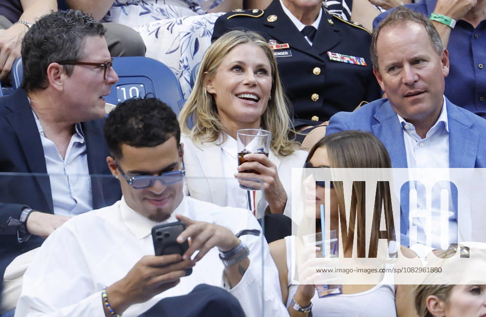 Actress Julie Bowen watches the Men s semifinal in Arthur Ashe Stadium at the 2026 US Open Tennis Championship at the USTA Billie Jean King National Tennis Center in New York City on Friday, September 11, 2026. NYP20260911834 JOHNxANGELILLO