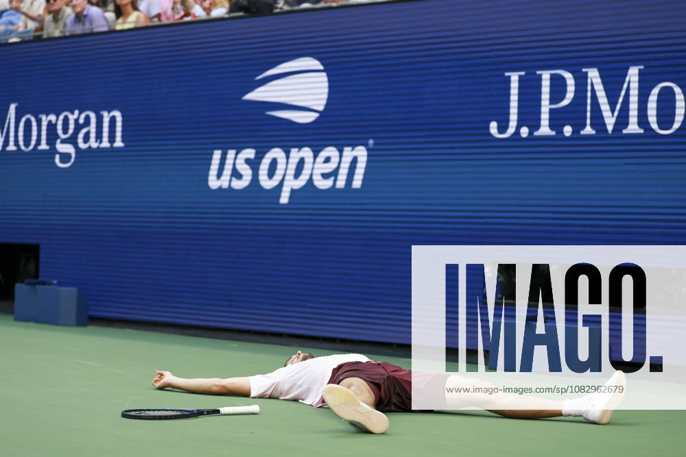 US Open tennis tournament - Day 13 Alexander Zverev of Germany reacts during his match against Karen Khachanov of Russia during the Men s Singles semi-final of the US Open Tennis Championships at the USTA Billie Jean King National Tennis Center in Flushing Meadows, New York, USA, 11 September 2026. The 2026 US Open tournament runs from 23 August to 13 September. FLUSHING MEADOWS NEW YORK United States