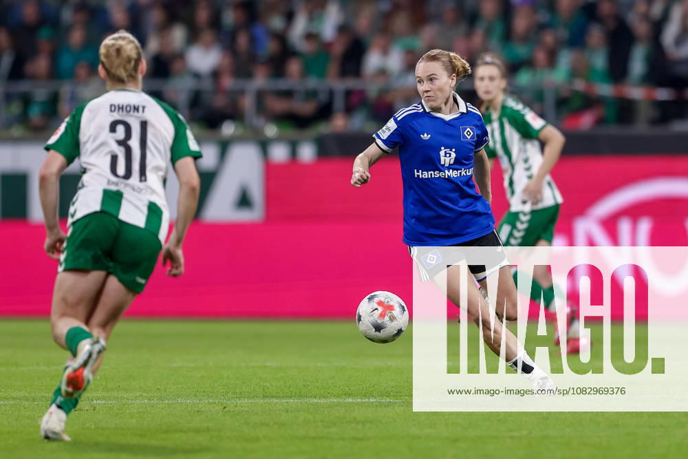 Carla Morich, Hamburger SV (HSV), 10 on the ball, single frame, full body, action, game scene, THE DFB REGULATIONS PROHIBIT ANY USE OF PHOTOGRAPHS AS SEQUENCE IMAGES AND OR VIDEO-LIKE PHOTO SERIES DFB REGULATIONS PROHIBIT ANY USE OF PHOTOGRAPHS AS IMAGE SEQUENCES AND OR QUASI-VIDEO, September 11, 2026, Bremen, Germany, Soccer, Google Pixel Women’s Bundesliga, SV Werder Bremen, Hamburger SV