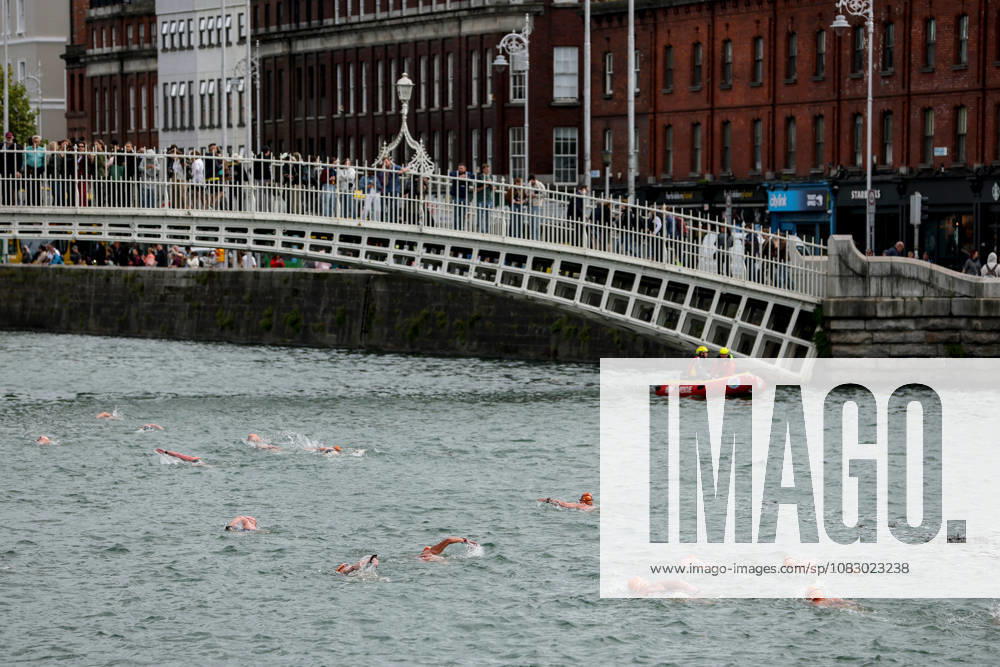 REPRO FREE *PRESS RELEASE NO REPRODUCTION FEE* 106th Dublin City Liffey Swim 2026, River Liffey, Dublin 12 9 2026 A view of competitors making their way under the Ha penny Bridge A view of competitors making their way under the Ha penny Bridge 12 9 2026