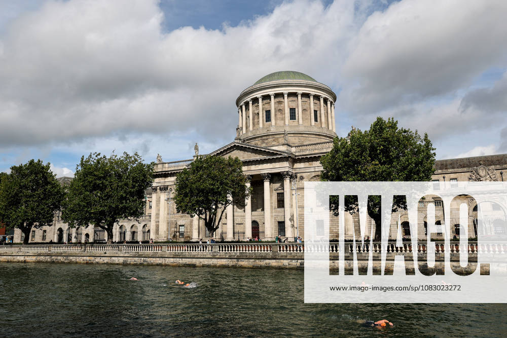 REPRO FREE *PRESS RELEASE NO REPRODUCTION FEE* 106th Dublin City Liffey Swim 2026, River Liffey, Dublin 12 9 2026 A view of competitors in action outside the Four Courts A view of competitors in action outside the Four Courts 12 9 2026