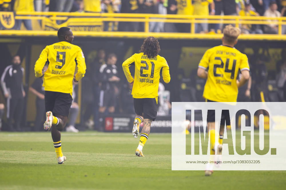 Soccer, Matchday 3 of the 1st Bundesliga, Borussia Dortmund vs. SC Paderborn: Serhou Guirassy (Borussia Dortmund), Fabio Silva (Borussia Dortmund), and Daniel Svensson (Borussia Dortmund) celebrate the 1–0 goal at Signal Iduna Park, NRW, Germany. xRHR PHOTO DEx