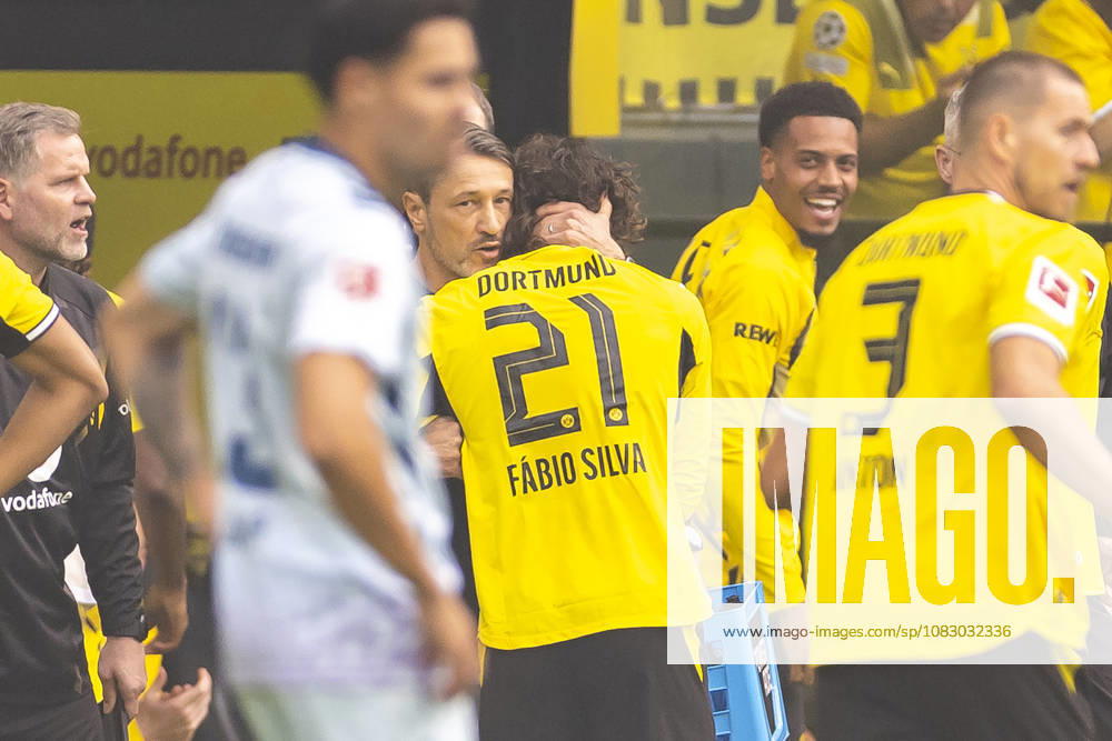Soccer, Matchday 3 of the 1st Bundesliga, Borussia Dortmund vs. SC Paderborn. Coach Niko Kovac of Borussia Dortmund and Fabio Silva of Borussia Dortmund celebrate the goal that made it 1–0. Dortmund, Signal Iduna Park, North Rhine-Westphalia, Germany. xRHR PHOTO DEx