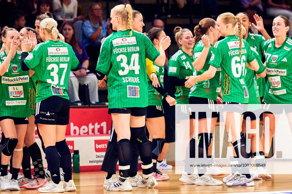 Fuechse Berlin, Team Photo, GER, Women s Handball Bundesliga 2, Fuechse Berlin vs. Rostocker HC Rostock Dolphins, 2026–27 Season, Matchday 3, September 12, 2026, GER, Women’s 2nd Handball Bundesliga, Fuechse Berlin vs. Rostocker HC Rostock Dolphins, 2026–27 season, Matchday 3, September 12, 2026, Berlin