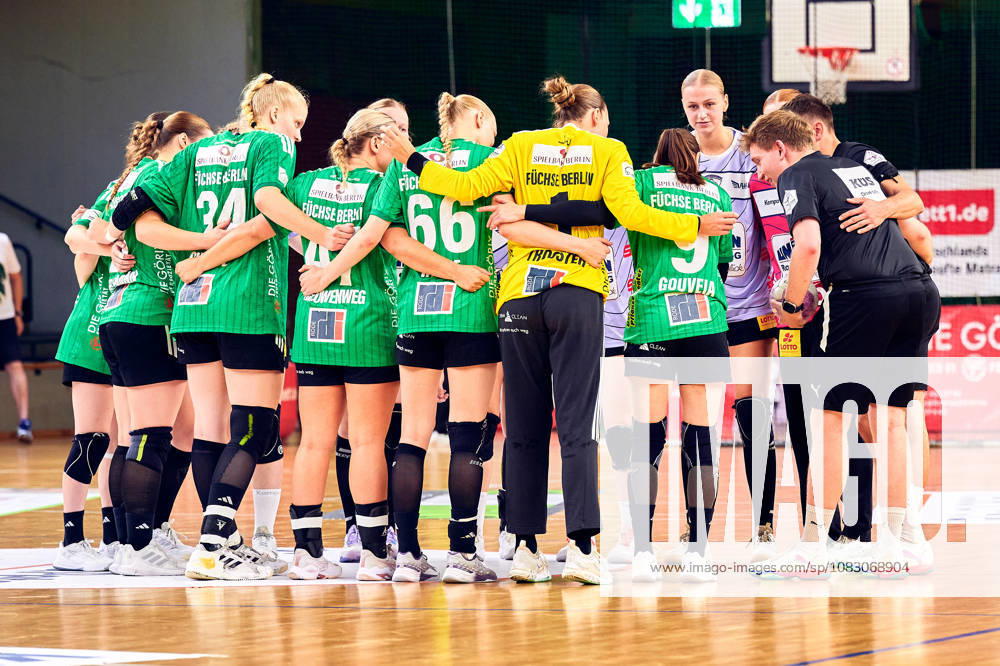 Fuechse Berlin, team photo, GER, Women s Handball Bundesliga 2, Fuechse Berlin vs. Rostocker HC Rostock Dolphins, 2026–27 season, Matchday 3, September 12, 2026, GER, Women’s 2nd Handball Bundesliga, Fuechse Berlin vs. Rostocker HC Rostock Dolphins, 2026–27 season, Matchday 3, September 12, 2026, Berlin