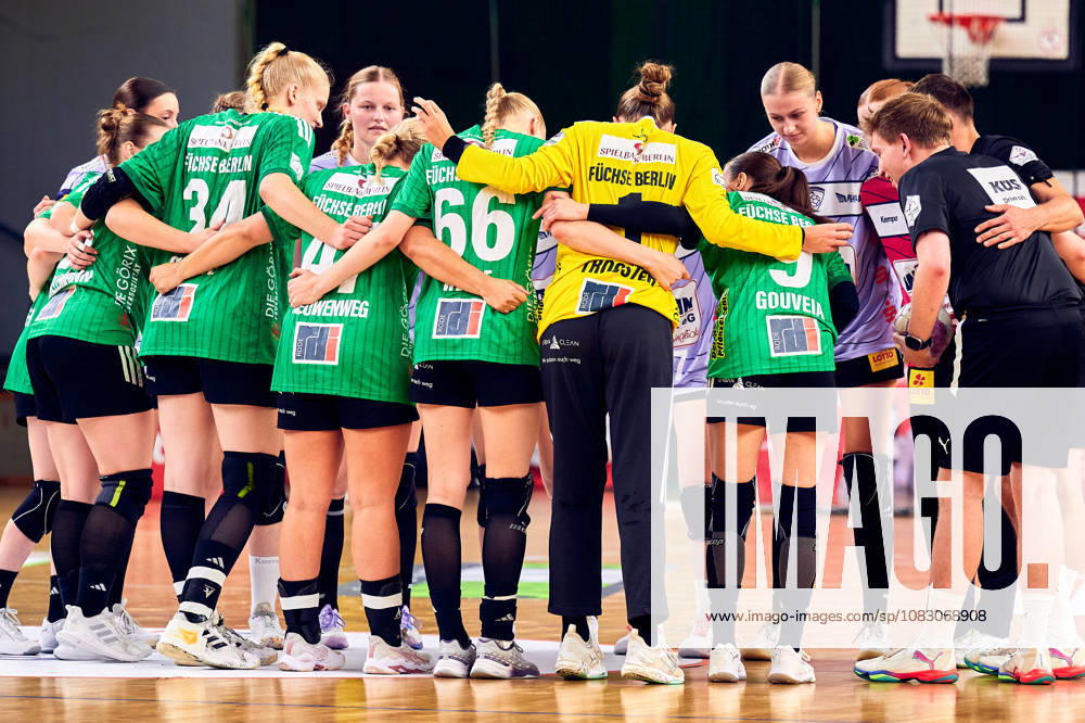 Fuechse Berlin, team photo, GER, Women s Handball Bundesliga 2, Fuechse Berlin vs. Rostocker HC Rostock Dolphins, 2026–27 season, Matchday 3, September 12, 2026, GER, Women’s 2nd Handball Bundesliga, Fuechse Berlin vs. Rostocker HC Rostock Dolphins, 2026–27 season, Matchday 3, September 12, 2026, Berlin
