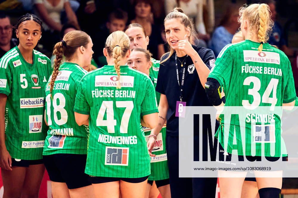 SUSANN MUELLER, Fuechse Berlin, Coach, GER, Women s Handball Bundesliga 2, Fuechse Berlin vs. Rostocker HC Rostock Dolphins, 2026–27 season, Matchday 3, September 12, 2026, GER, Women’s 2nd Handball Bundesliga, Fuechse Berlin vs. Rostocker HC Rostock Dolphins, 2026–27 season, Matchday 3, September 12, 2026, Berlin