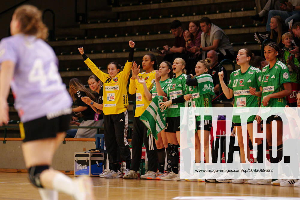 2 Alsco Women s Handball Bundesliga, Matchday 3: Füchse Berlin vs. Rostocker Handball Club. Jubilation on the Füchse Berlin bench on September 12, 2026, at the Charlottenburg Sports Hall, Berlin, Berlin, Charlottenburg Sports Hall, Berlin, Germany