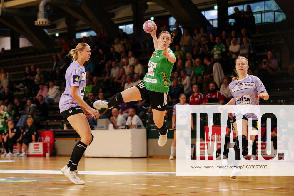 2 Alsco Women s Handball Bundesliga, Matchday 3: Füchse Berlin vs. Rostocker Handball Club; Moana Thelemann of Füchse Berlin, No. 18, taking a jump shot on September 12, 2026, at the Charlottenburg Sports Hall, Berlin, Berlin, Charlottenburg Sports Hall, Berlin, Germany