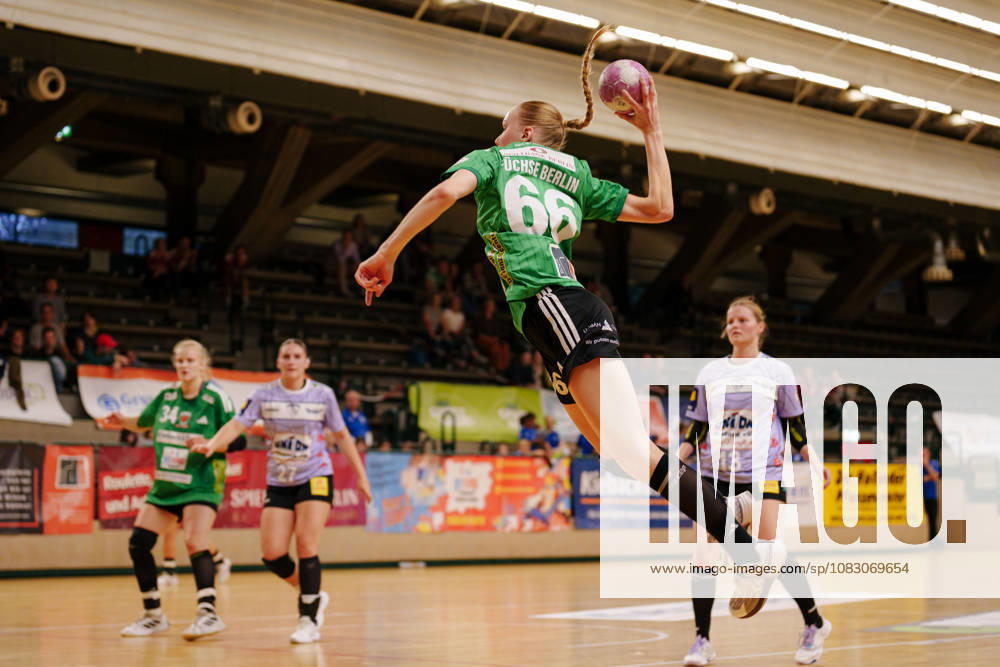 2 Alsco Women s Handball Bundesliga, Matchday 3: Füchse Berlin vs. Rostocker Handball Club; Alissa Katharina Werle of Füchse Berlin takes a jump shot, scoring 66, on September 12, 2026, at the Charlottenburg Sports Hall, Berlin, Germany