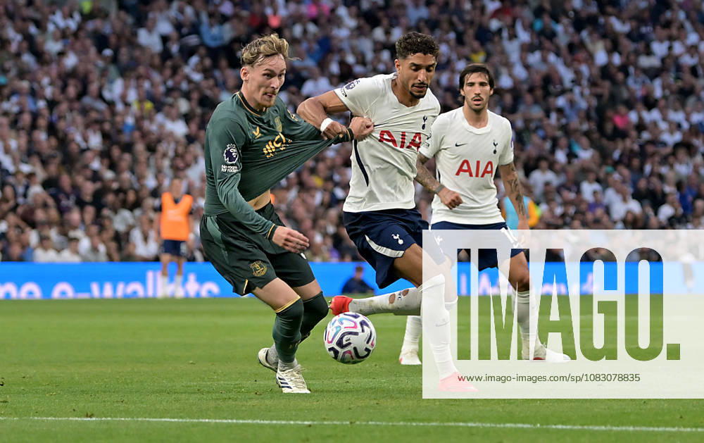 Tottenham Hotspur V Everton. Premier League. James Garner (Everton) and Omar Marmoush (Spurs) during the Tottenham Hotspur V Everton Premier League match at the Tottenham Hotspur Stadium, London. This Image is for . Licence required from the Football DataCo for any other use. Tottenham Tottenham Hotspur Stadium UK