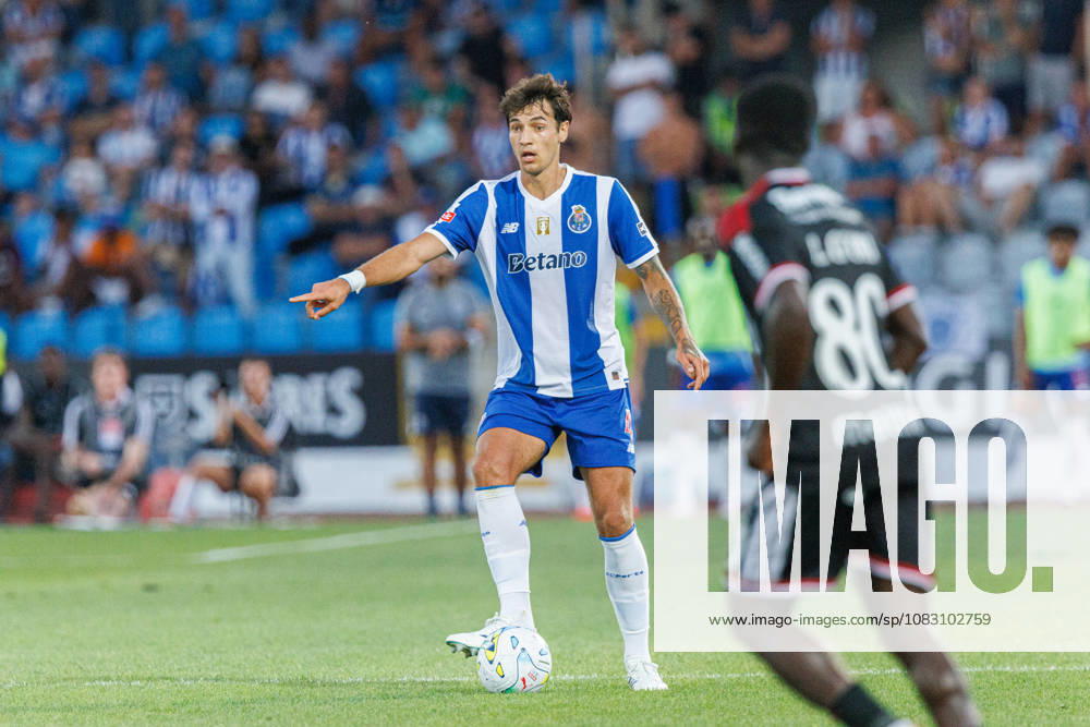 Jakub Kiwior seen during Betclic League game between teams of Casa Pia AC vs FC Porto in Estadio Municipal de Rio Maior (Luis Loureiro Ball Raw Images) Rio Maior Estadio Municipal de Rio Maior Portugal