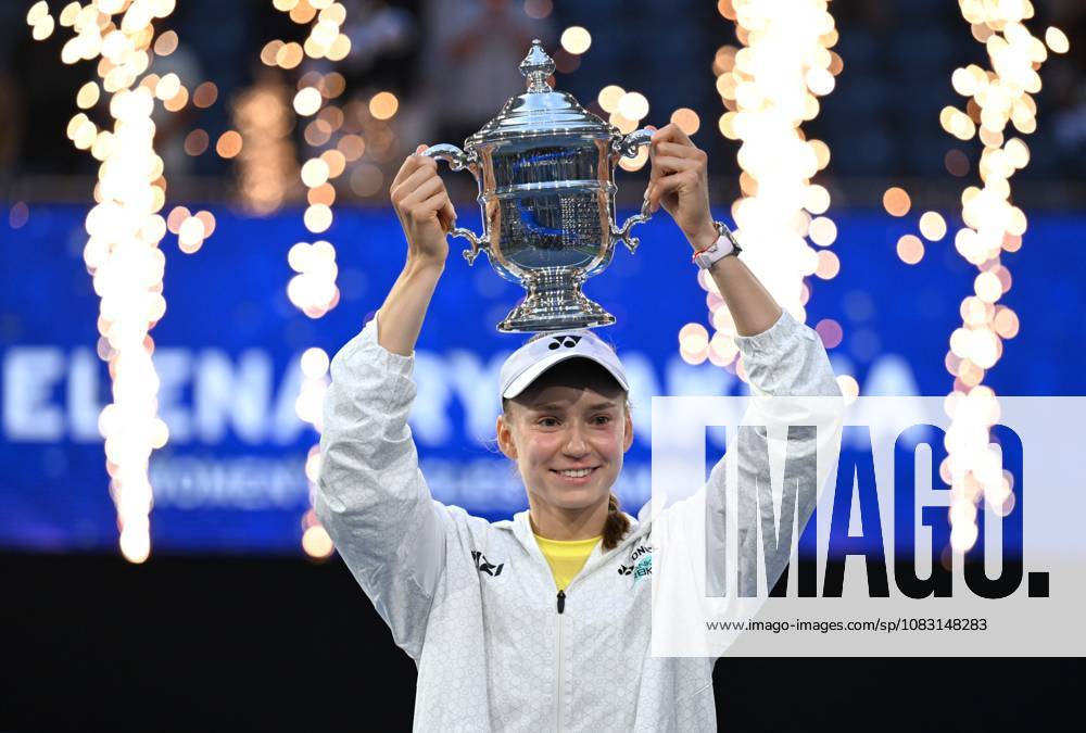(260913) -- NEW YORK, Sept. 13, 2026 -- Elena Rybakina of Kazakhstan celebrates during the awarding ceremony for the women s singles final match between Aryna Sabalenka of Belarus and Elena Rybakina of Kazakhstan at the 2026 US Open tennis championships in New York, the United States, Sept. 12, 2026. ) (SP)U.S.-NEW YORK-TENNIS-US OPEN-WOMEN S SINGLES LixRui