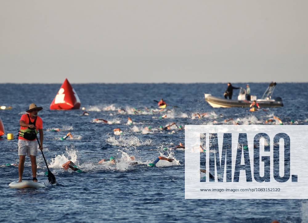 Ironman 70.3 masculin PHOTOPQR NICE MATIN Dylan Meiffret ; Nice ; 13 09 2026 ; Ironman 70.3 masculin, départ natation et, sortie d eau. Vélo départ Nice; September 13, 2026; Men s Ironman 70.3: swim start and swim exit; bike start. Nice France