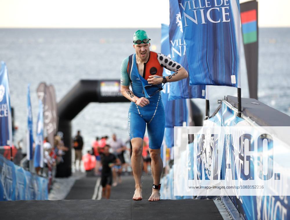 Ironman 70.3 masculin PHOTOPQR NICE MATIN Dylan Meiffret ; Nice ; 13 09 2026 ; Ironman 70.3 masculin, départ natation et, sortie d eau. Vélo départ Nice; September 13, 2026; Men s Ironman 70.3: swim start and swim exit; bike start. Nice France