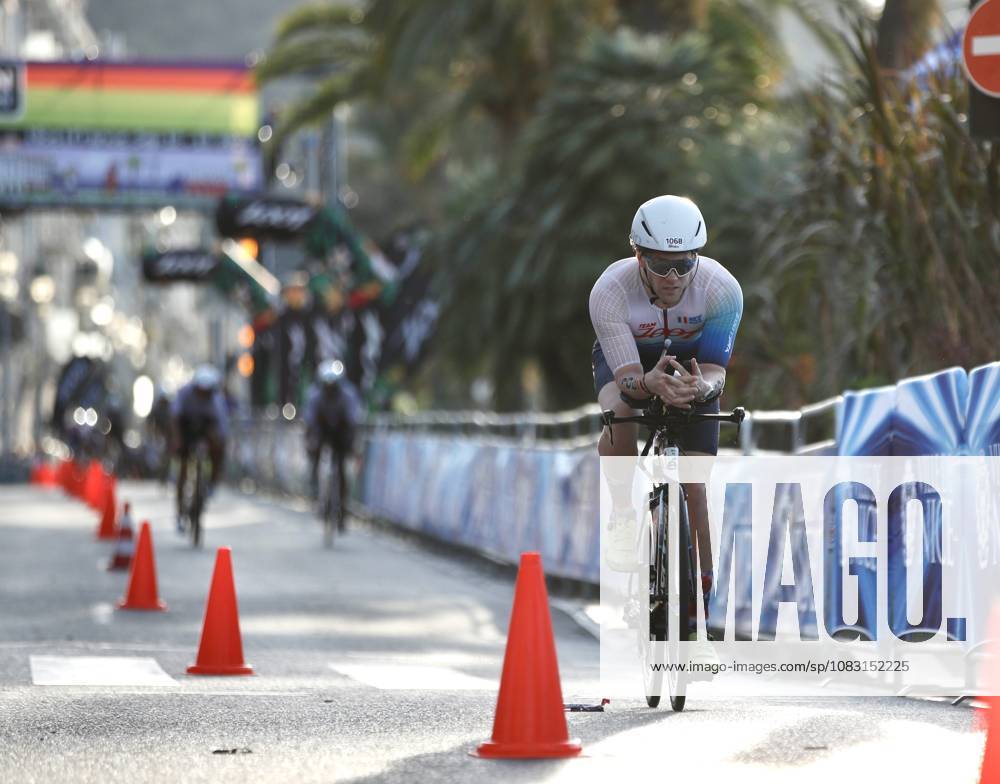 Ironman 70.3 masculin PHOTOPQR NICE MATIN Dylan Meiffret ; Nice ; 13 09 2026 ; Ironman 70.3 masculin, départ natation et, sortie d eau. Vélo départ Nice; September 13, 2026; Men s Ironman 70.3: swim start and swim exit; bike start. Nice France