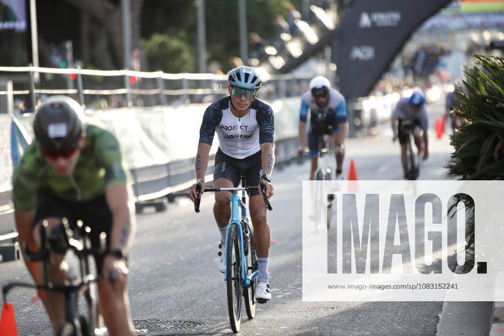 Ironman 70.3 masculin PHOTOPQR NICE MATIN Dylan Meiffret ; Nice ; 13 09 2026 ; Ironman 70.3 masculin, départ natation et, sortie d eau. Vélo départ Nice; September 13, 2026; Men s Ironman 70.3: swim start and swim exit; bike start. Nice France