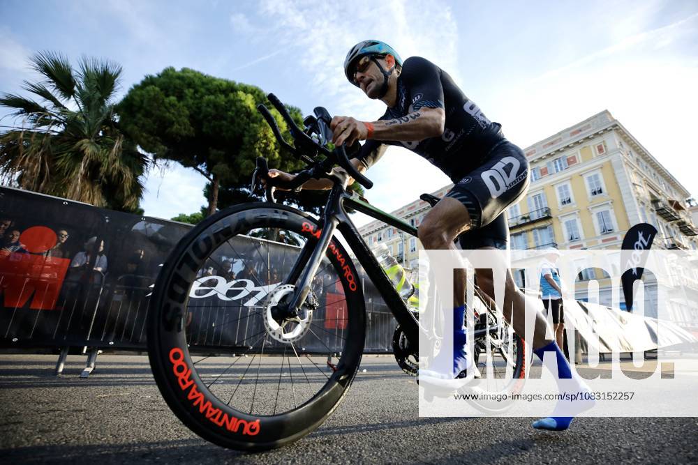 Ironman 70.3 masculin PHOTOPQR NICE MATIN Dylan Meiffret ; Nice ; 13 09 2026 ; Ironman 70.3 masculin, départ natation et, sortie d eau. Vélo départ Nice; September 13, 2026; Men s Ironman 70.3: swim start and swim exit; bike start. Nice France