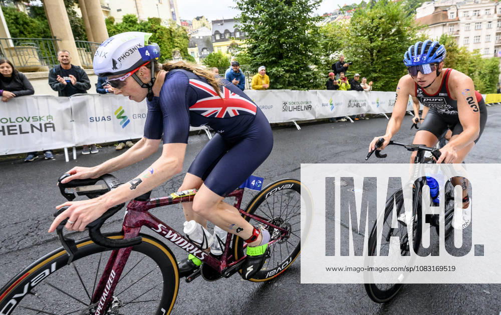 Triathlon World Championship, WM, Weltmeisterschaft races, women, September 13, 2026, Karlovy Vary, Czech Republic. From left Georgia Taylor-Brown of Britain and Therese Feuersinger of Austria. (CTKxPhoto OndrejxHajek) CTKPhotoP2026091302764 CTKPhotoP2026091302764