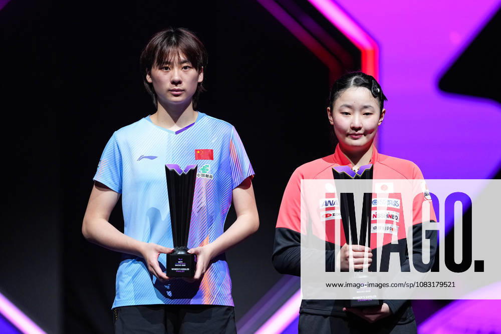 (260913) -- MACAO, Sept. 13, 2026 -- Winner Harimoto Miwa (R) of Japan and runner-up Chen Yi of China pose during the awarding ceremony for the women s singles final match at the 2026 World Table tennis, Tischtennis (WTT) Champions Macao in Macao, south China, Sept. 13, 2026. ) (SP)CHINA-MACAO-TABLE TENNIS-WTT-WOMEN S SINGLES-FINAL (CN) CheongxKamxKa