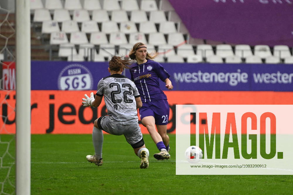 Kyra Spitzner, Women s Bundesliga 2, SGS Essen vs. FC Ingolstadt, September 13, 2026; Kyra Spitzner of SGS Essen sets up the opening goal with a cross, Women s Bundesliga 2, Matchday 6, SGS Essen vs. FC Ingolstadt on September 13, 2026, at the Stadion an der Hafenstraße in Essen; final score 1–1 in front of 1,031 spectators