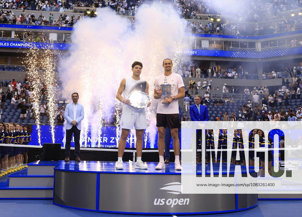 Alexander Zverev of Germany (R) and Ben Shelton pose with their awards after the Men s Finals match in Arthur Ashe Stadium at the 2026 US Open Tennis Championship at the USTA Billie Jean King National Tennis Center in New York City on Sunday, September 13, 2026. Zverev defeated Shelton to win 6-3, 7-6, 5-7, 6-2. NYP20260913888 COREYxSIPKIN