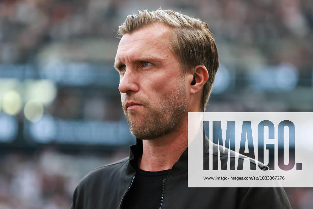 Soccer: Bundesliga 1, Eintracht Frankfurt vs. FC Augsburg on September 6, 2026, at Deutsche Bank Park in Frankfurt; Sports Director Markus Krösche (Kroesche, Krosche) of Frankfurt looks pensive MH