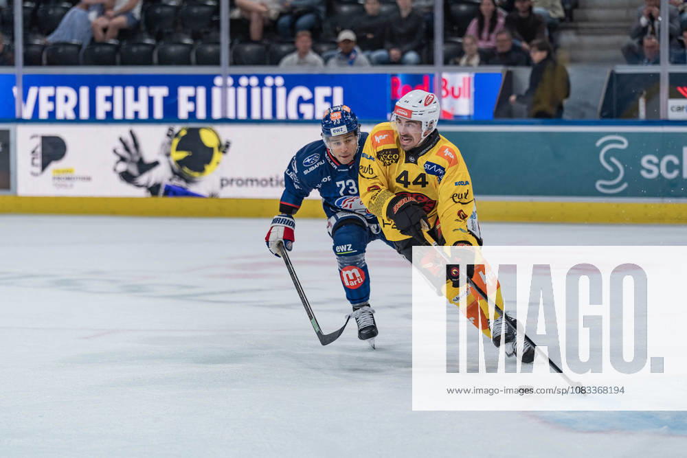 Zurich, Swiss Life Arena, National League: ZSC Lions vs. SC Bern, 44 Samuel Kreis (Bern), 73 Kimo Gruber (ZSC), Zurich, Swiss Life Arena, Zurich, Switzerland