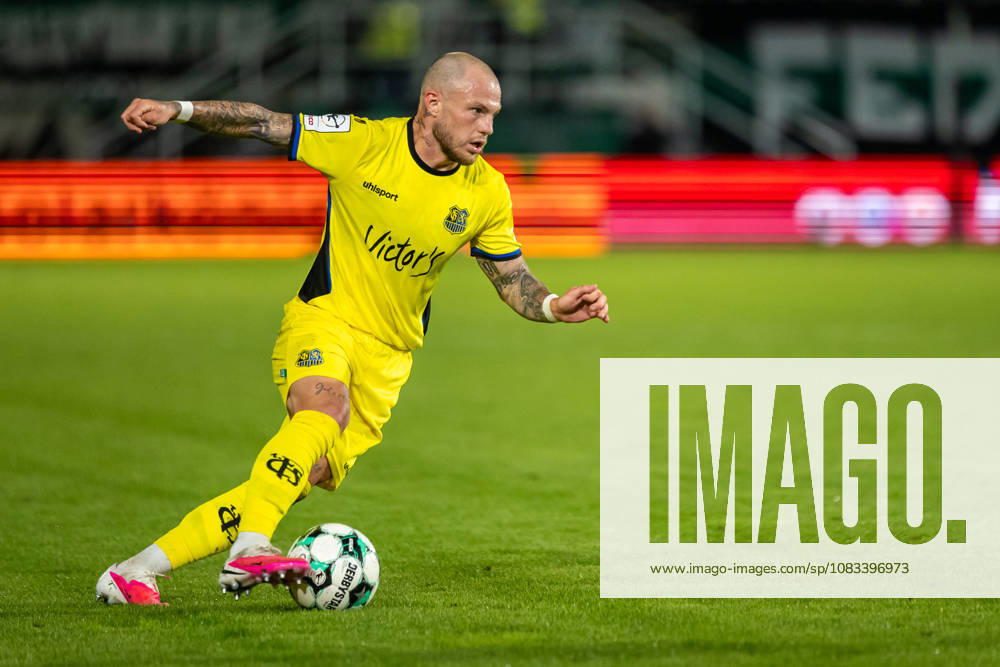Philip Fahrner, 1 FC Saarbrücken, 42 with the ball (GER), SC Preussen Münster vs. 1 FC Saarbrücken, Soccer, 3rd Division, Matchday 6, 2026–2027 season, September 16, 2026 DFL regulations prohibit any use of photographs as image sequences and or quasi-video GER, SC Preussen Münster vs. 1. FC Saarbrücken, soccer, 3. Liga, Matchday 6, 2026–2027 season, September 16, 2026, Münster