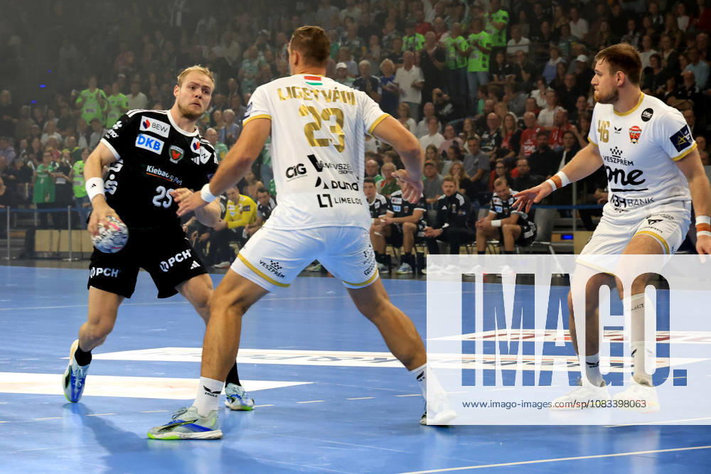 GER Germany, Handball, EHF Champions League, September 16, 2026, 2026–2027 season, Berlin, Fuechse Berlin vs. Veszprém HC, Matthes Langhoff, Fuechse Berlin 25, LIGETVARI PATRIK, Veszprém 23, nordphoto GmbH, Engler Berlin, Max Schmeling Halle, Berlin, Germany