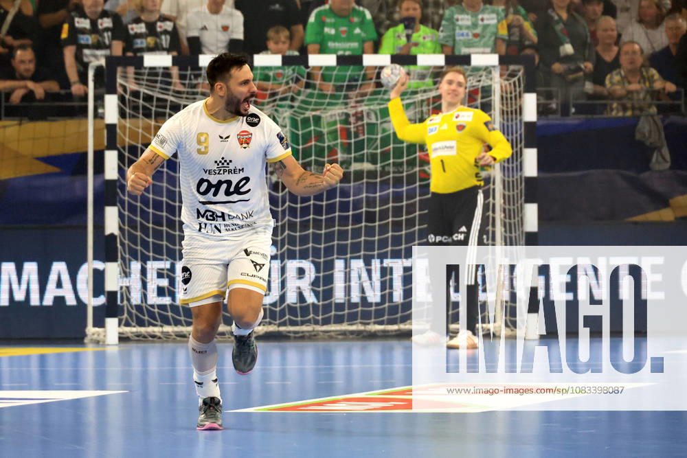 GER Germany, Handball, EHF Champions League, September 16, 2026, 2026–2027 season, Berlin, Füchse Berlin vs. Veszprém HC, Lasse Ludwig, Füchse Berlin 1, 7m by Hugo Descat, Veszprém 9, nordphoto GmbH, Engler Berlin, Max Schmeling Hall, Berlin, Germany