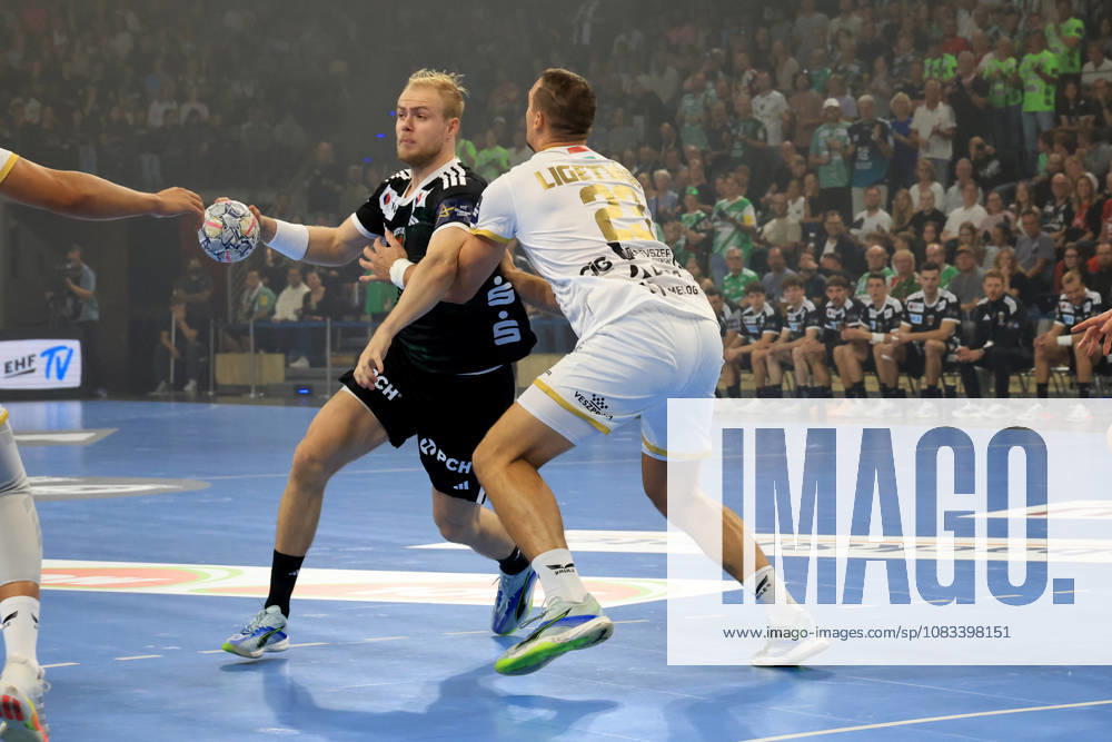 GER Germany, Handball, EHF Champions League, September 16, 2026, 2026–2027 season, Berlin, Fuechse Berlin vs. Veszprém HC, Matthes Langhoff (Fuechse Berlin 25), LIGETVARI PATRIK (Veszprém 23), nordphoto GmbH, Engler Berlin, Max Schmeling Hall, Berlin, Germany