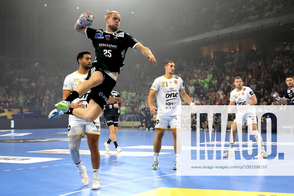 GER Germany, Handball, EHF Champions League, September 16, 2026, 2026–2027 season, Berlin, Füchse Berlin vs. Veszprém HC Matthes Langhoff Füchse Berlin 25, Ahmed Hesham Veszprém 15, LIGETVARI PATRIK Veszprém 23 nordphoto GmbH Engler Berlin Max Schmeling Hall Berlin Germany