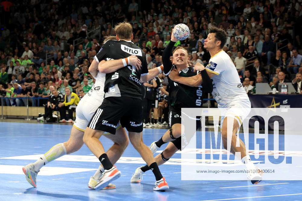 GER Germany, Handball, EHF Champions League, September 16, 2026, 2026–2027 season, Berlin, Fuechse Berlin vs. Veszprém HC Tobias Grondahl (Fuechse Berlin) 15, Max Darj (Fuechse Berlin) 5, Thiagus Petrus (Veszprém) 2, Dragan Pechmalbec (Veszprém) 46 nordphoto GmbH Engler Berlin Max Schmeling Hall Berlin Germany