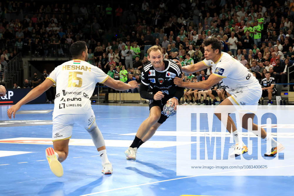 GER Germany, Handball, EHF Champions League, September 16, 2026, 2026–2027 season, Berlin, Füchse Berlin vs. Veszprém HC, Mathias Gidsel (Füchse Berlin) 19, Ahmed Hesham (Veszprém) 15, Thiagus Petrus (Veszprém) 2, nordphoto GmbH, Engler Berlin, Max-Schmeling-Halle, Berlin, Germany