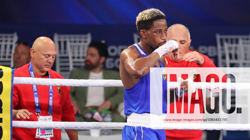 Sofia(Bulgaria) European Boxing Senior Elite Championships men s 70 kg Preliminaries Round of 32 Zoltan LUNKA(L) coach, Randi Botikali (C) Germany :