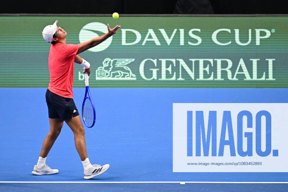 Learner Tien (USA) playes against Jakub Mensik (CZE) in the game of the 2026 Davis Cup men s team tennis World Championship, WM, Weltmeisterschaft match between the Czech Republic and the United States, in Prague, Czech Republic, on September 18, 2026. (CTKxPhoto MichalxKamaryt) CTKPhotoP2026091805301 CTKPhotoP2026091805301