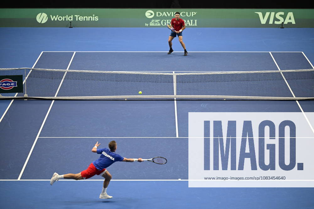 Jiri Lehecka (CZE), front, playes against Ben Shelton (USA) in their game of the 2026 Davis Cup men s team tennis World Championship, WM, Weltmeisterschaft match between the Czech Republic and the United States, in Prague, Czech Republic, on September 18, 2026. (CTKxPhoto RomanxVondrous) CTKPhotoP2026091806186 CTKPhotoP2026091806186