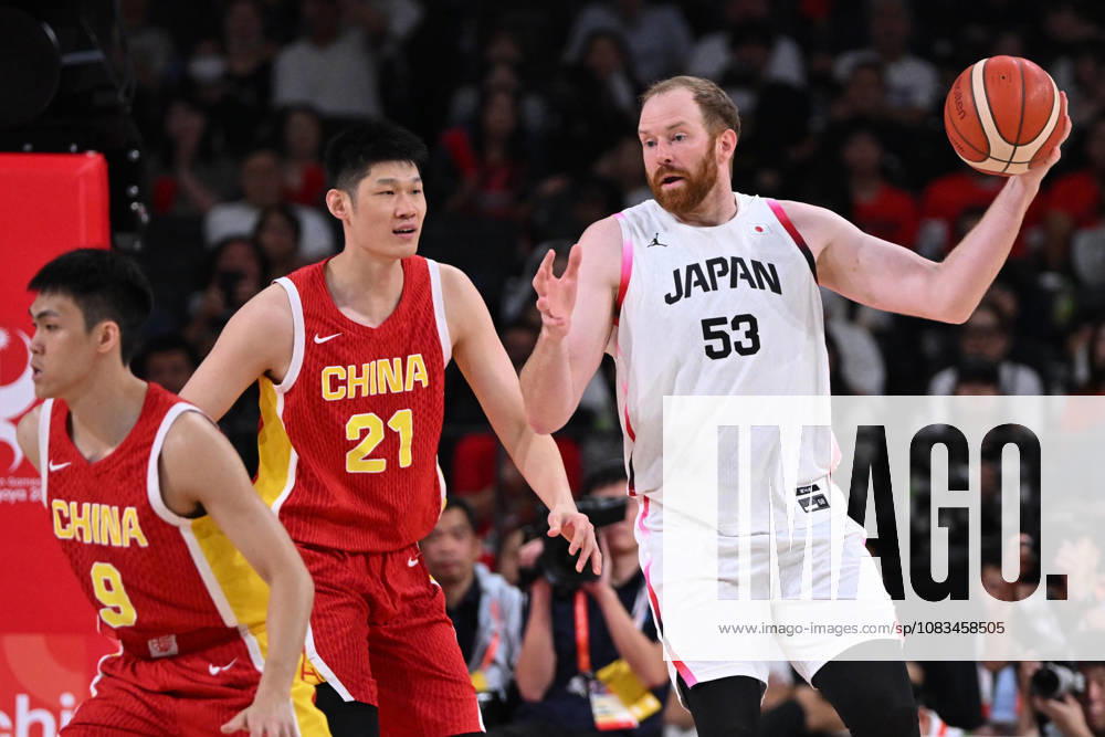 Japan v China - 20th Asian Games Aichi-Nagoya NAGOYA, JAPAN - SEPTEMBER 18: Alex Kirk (53) of Japan in action against Hu Jinqiu (21) of China during the men s semifinal between Japan and China on the eve of the 20th Asian Games Aichi-Nagoya at Aichi International Arena in Nagoya, Aichi, Japan, on September 18, 2026. Stringer Anadolu Nagoya Japan. Editorial use only. Please get in touch for any other usage.
