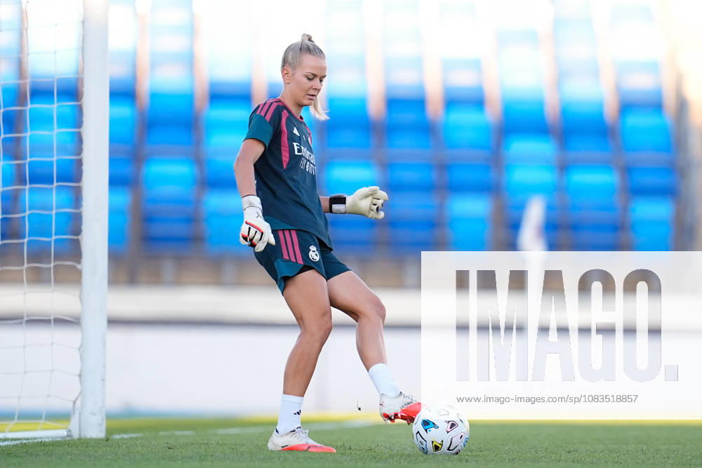 Merle Frohms of Real Madrid CF warms up during the Spanish Women League, Liga F, football match between Real Madrid and Valencia CF at Alfredo Di Stefano stadium on September 19, 2026, in Valdebebas, Madrid, Spain. Real Madrid V Valencia CF - Liga F - ZUMAa181 20260919_zaa_a181_284