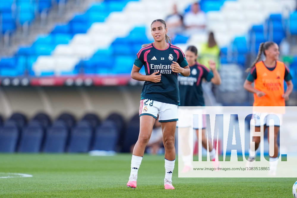 Maelle Lakrar of Real Madrid CF warms up during the Spanish Women League, Liga F, football match between Real Madrid and Valencia CF at Alfredo Di Stefano stadium on September 19, 2026, in Valdebebas, Madrid, Spain. Real Madrid V Valencia CF - Liga F - ZUMAa181 20260919_zaa_a181_288