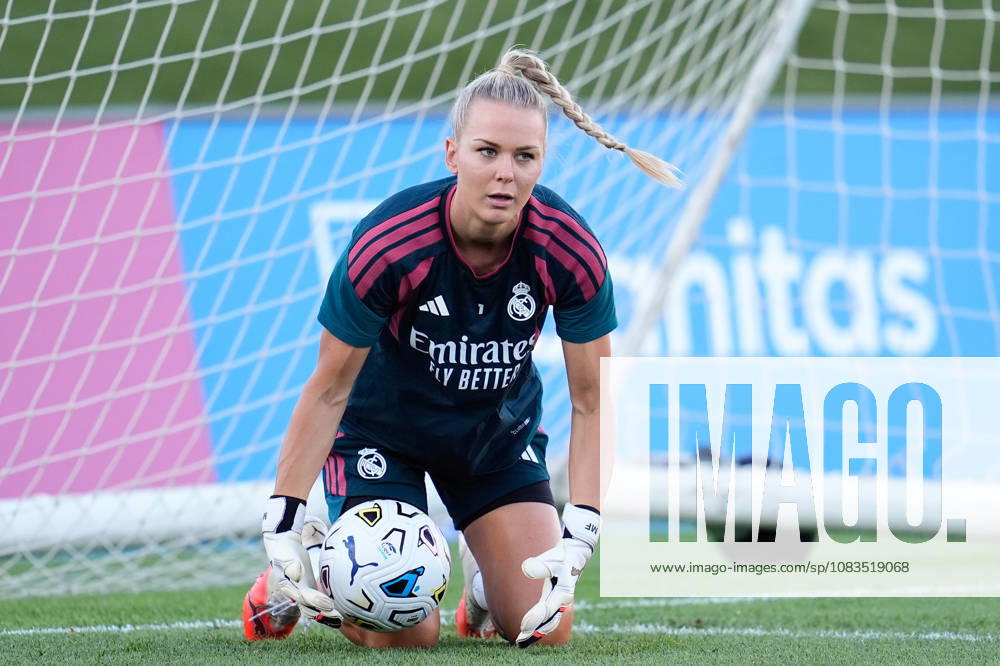 Merle Frohms of Real Madrid CF warms up during the Spanish Women League, Liga F, football match between Real Madrid and Valencia CF at Alfredo Di Stefano stadium on September 19, 2026, in Valdebebas, Madrid, Spain. Real Madrid V Valencia CF - Liga F - ZUMAa181 20260919_zaa_a181_295