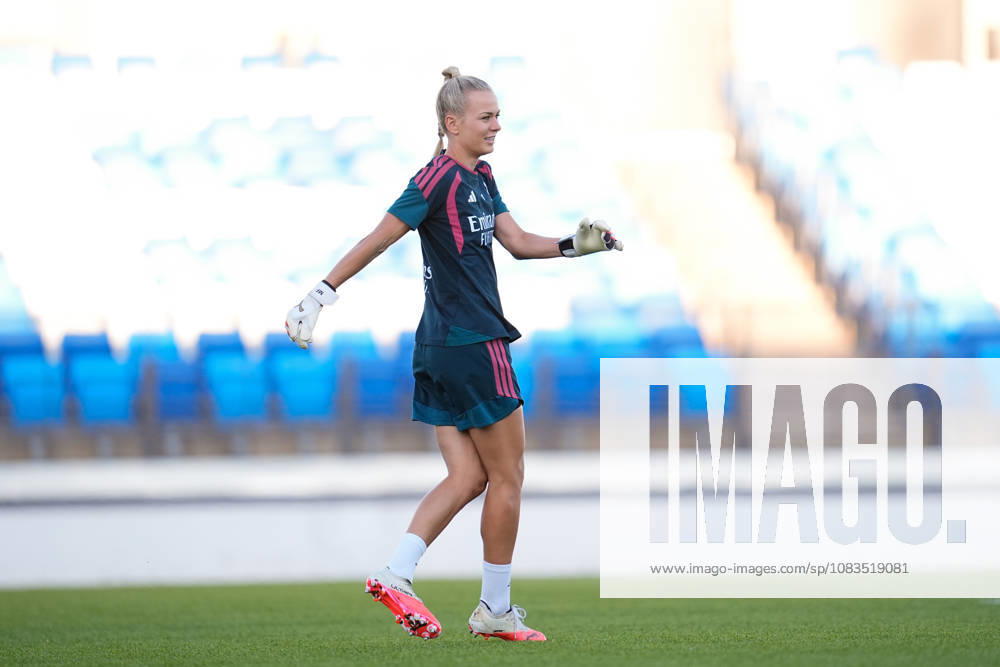 Merle Frohms of Real Madrid CF warms up during the Spanish Women League, Liga F, football match between Real Madrid and Valencia CF at Alfredo Di Stefano stadium on September 19, 2026, in Valdebebas, Madrid, Spain. Real Madrid V Valencia CF - Liga F - ZUMAa181 20260919_zaa_a181_300